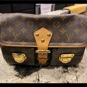 Louis Vuitton Hudson PM bag!